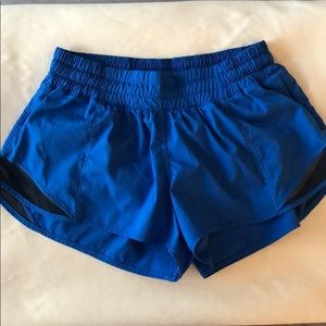 LULULEMON HOTTY HOT SHORT 2.5”
